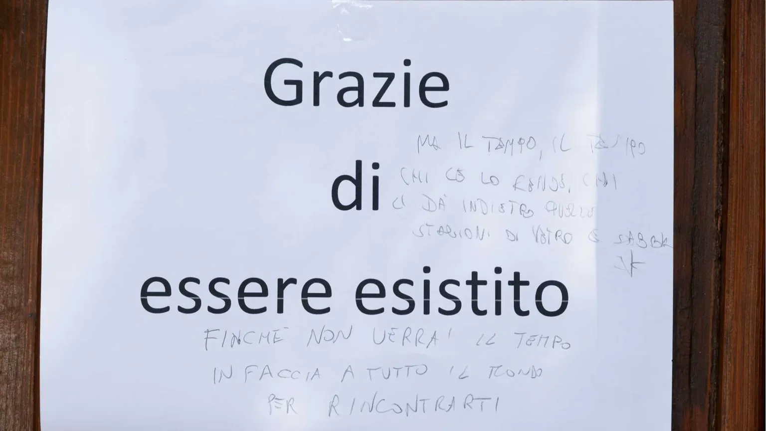 «Dio è morto, ma poi risorge»: Guccini, la fede mai avuta e la speranza sempre coltivata