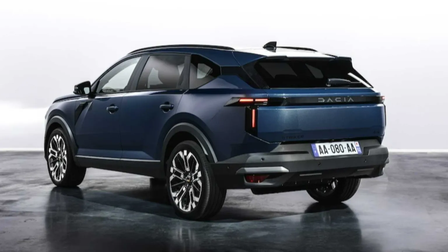 Dacia Striker, tre mondi in una sola automobile