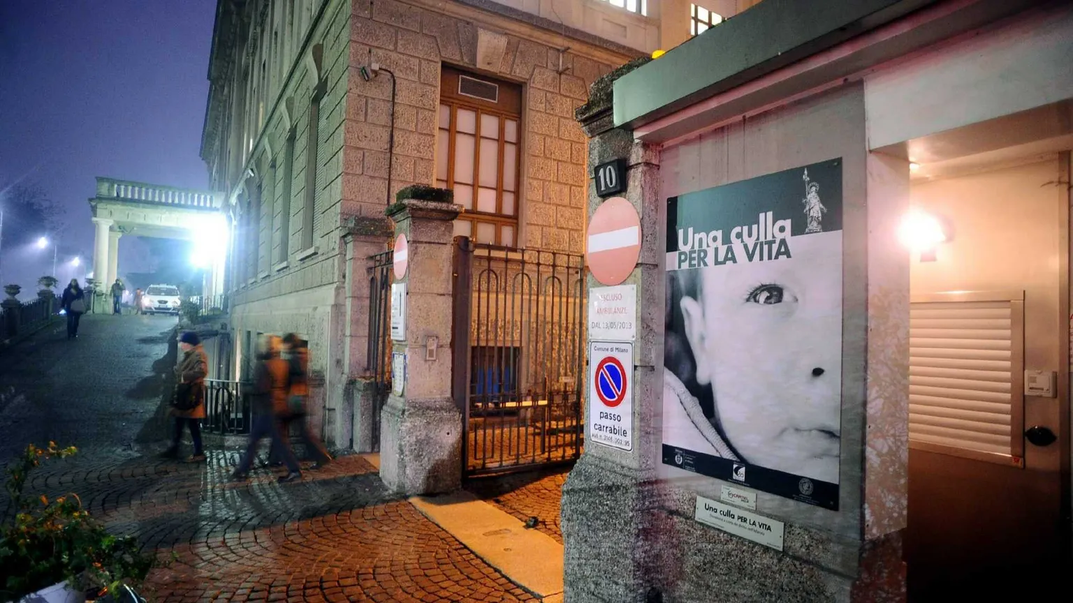 Le suore trovano una bimba nella Culla per la Vita e la chiamano Maria Stella