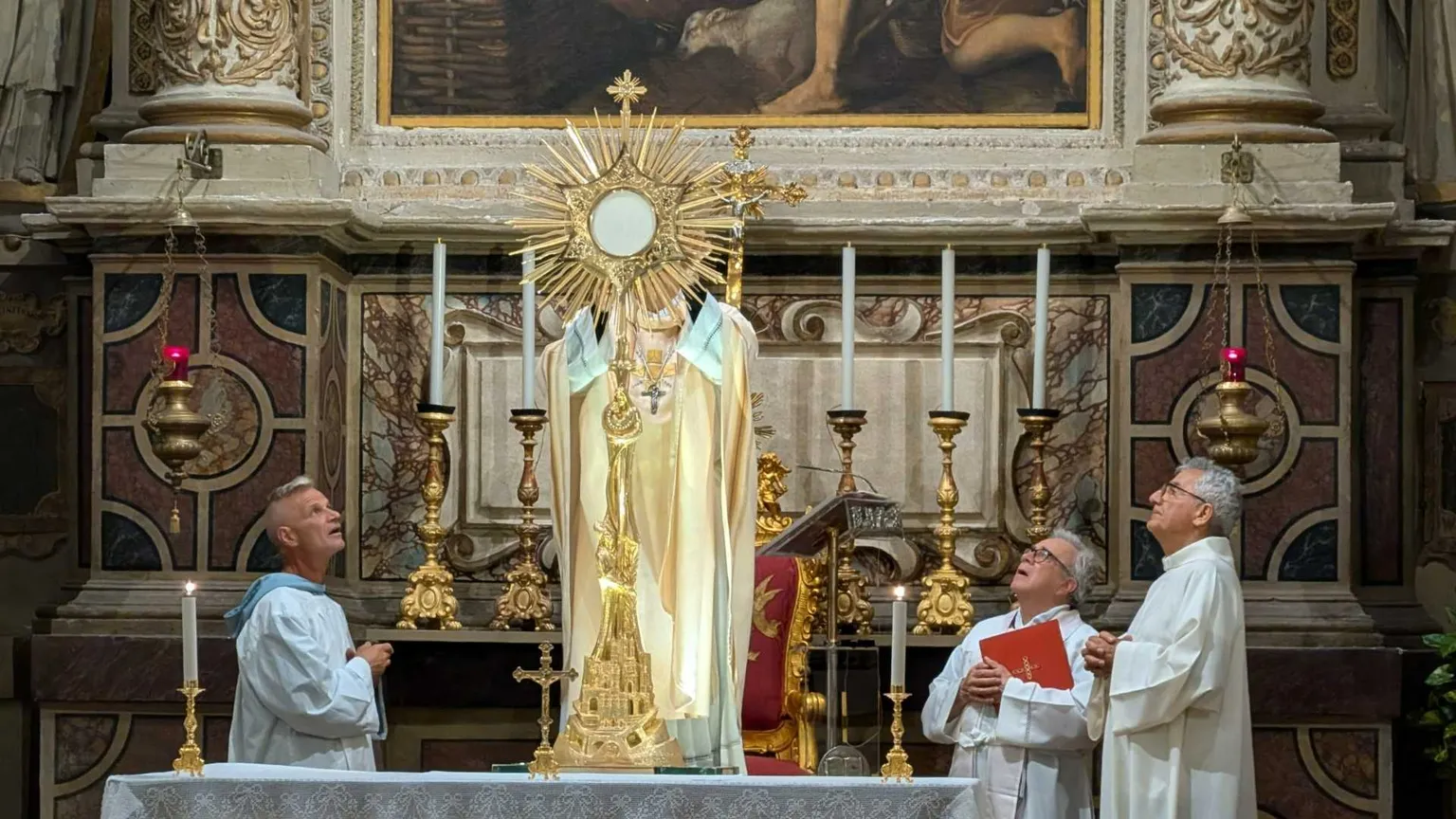Giorno e notte in adorazione, ad Ascoli c'è una catena di preghiera che non si interrompe mai