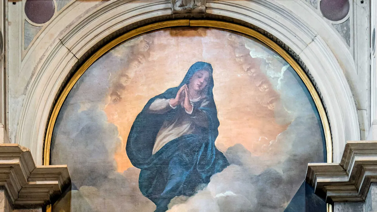 Una Madre in cielo, fratelli sulla terra