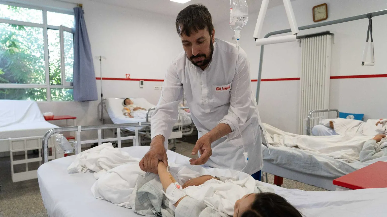 Gli studenti feriti all’ospedale di Emergency a Kabul: i più piccoli hanno 10 anni / EMERGENCY