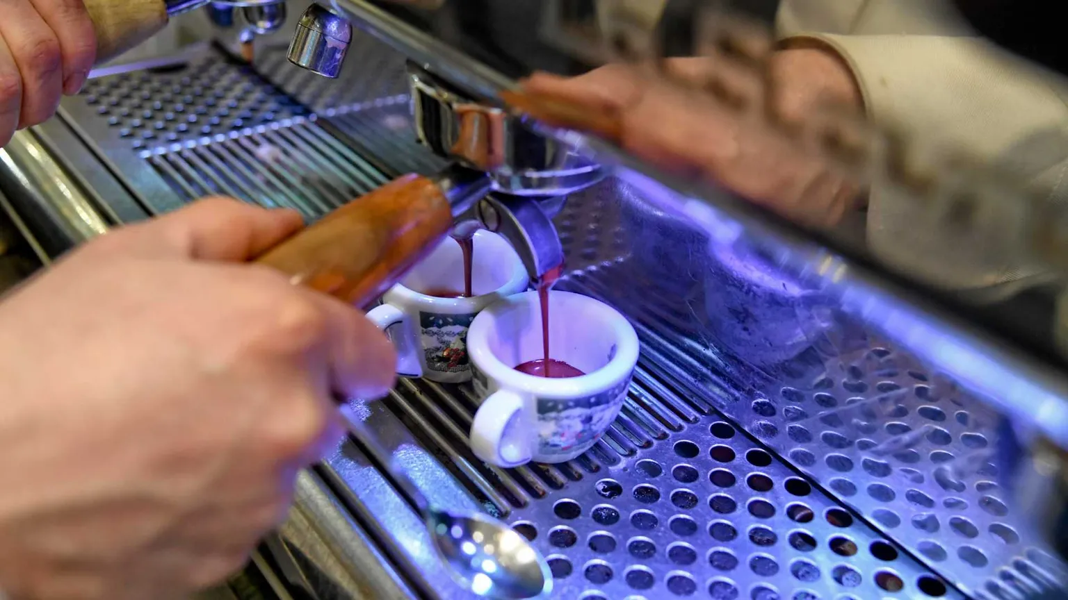 Prezzi, caffè verso 1,30 euro: tazzina a +24% in cinque anni