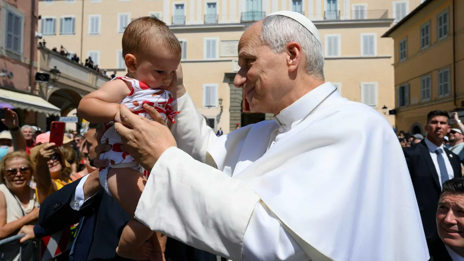 «Così aspettiamo il Papa fra San Marino, il Meeting e il mare di Rimini»