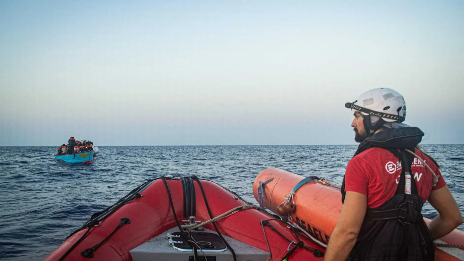 Sos e tragedie nel Mediterraneo, l'allarme della Ong: è scomparsa una barca con 17 persone