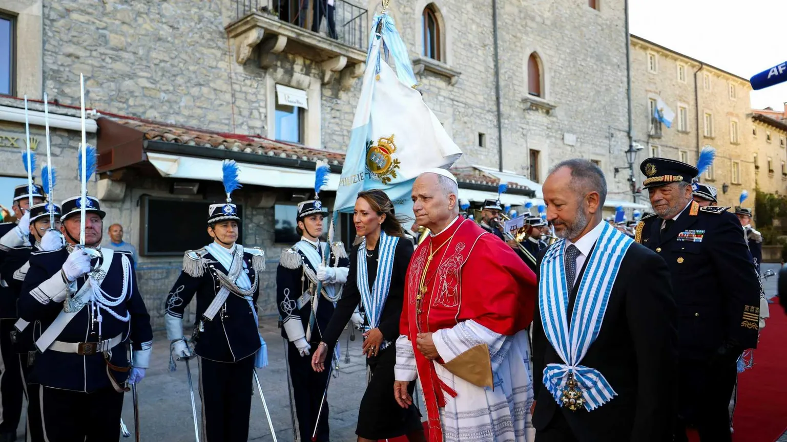 Il Papa è a San Marino: «La buona politica tutela la vita e promuove l'accoglienza»