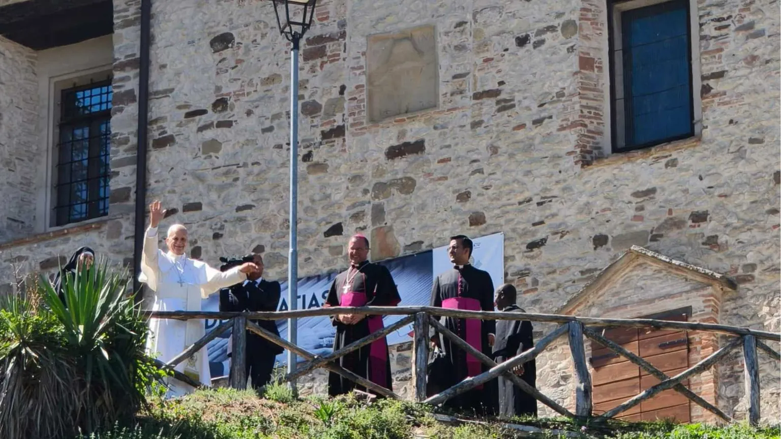 Una veduta del  borgo dell'Alta Valmarecchia, dove Papa Leone XIV - lasciata San Marino prima di scendere a Rimini per partecipare al Meeting - si è recato per pranzare, in forma privata, con le monache agostiniane nel monastero Sant'Antonio da Padova