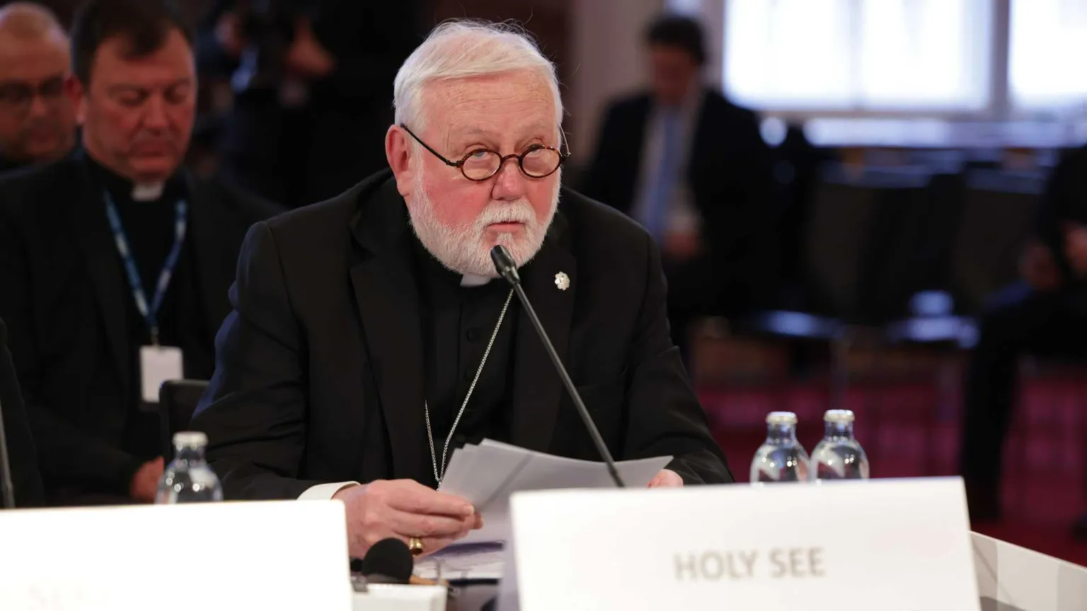 Il segretario per i Rapporti con gli Stati del Vaticano Paul Gallagher