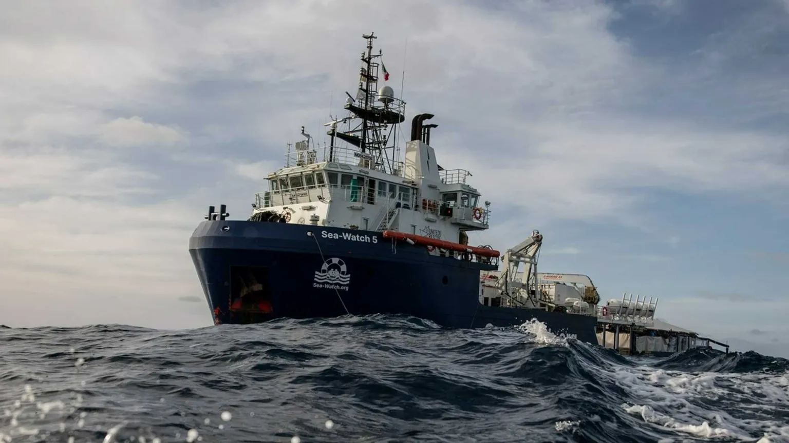 Non solo Sea Watch: in 3 anni il governo ha fermato 44 navi per il soccorso dei migranti (che continuano a morire)