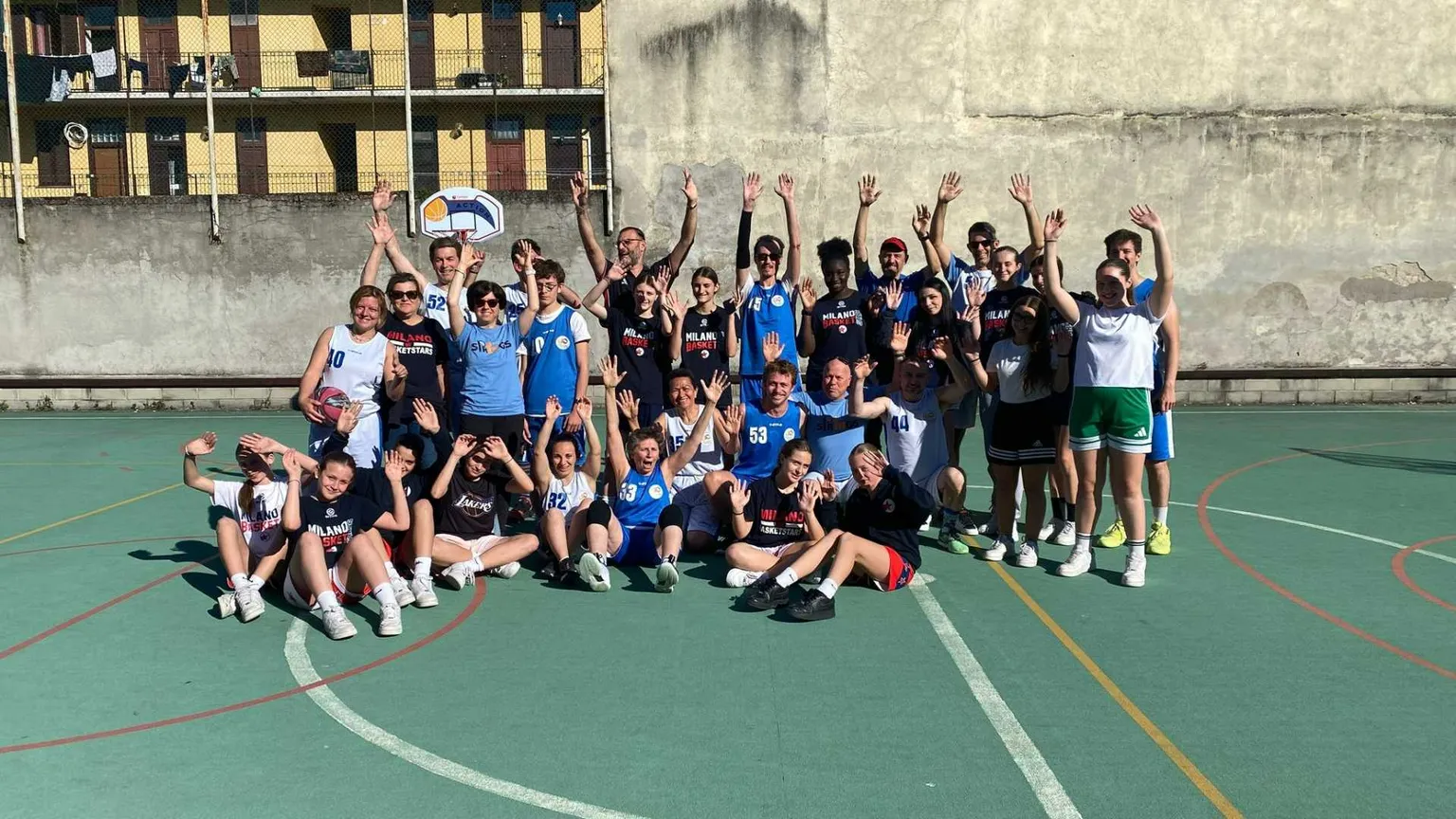 Un momento di festa e sport all’oratorio del quartiere di Rogoredo, a Milano