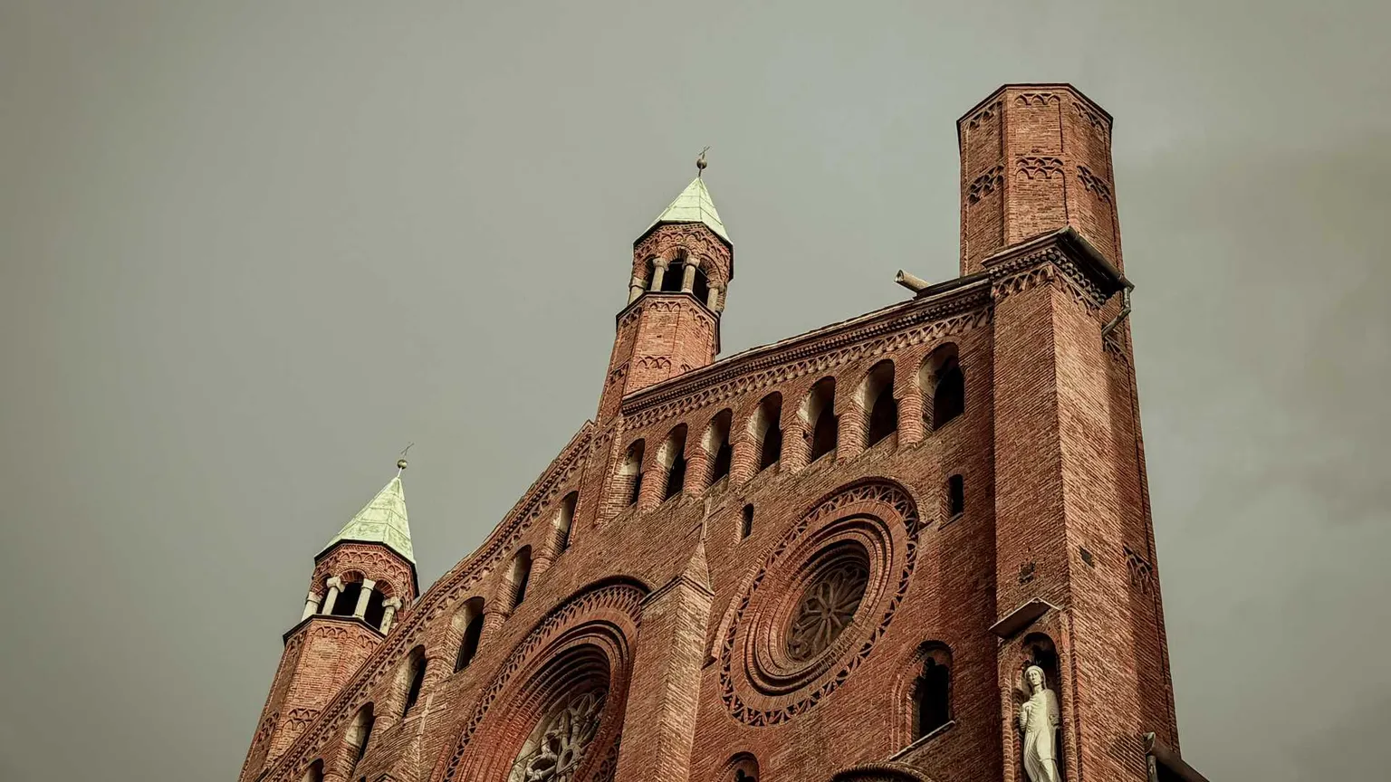 Il vescovo di Cremona: «Città ferita nei suoi simboli, ora lavoriamo insieme»