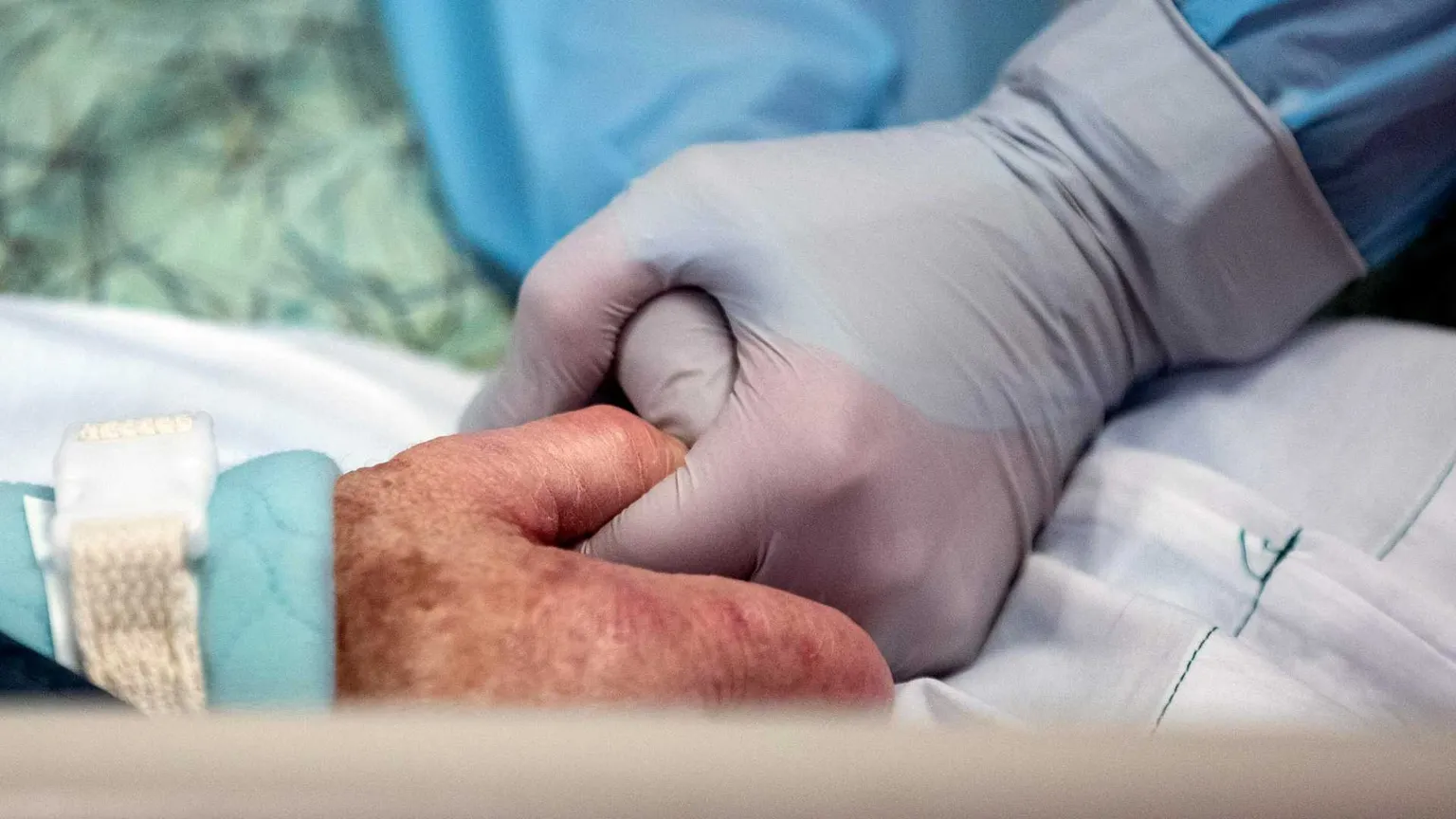 Fine vita: dopo i giudici parlano le Regioni. E il Parlamento tace