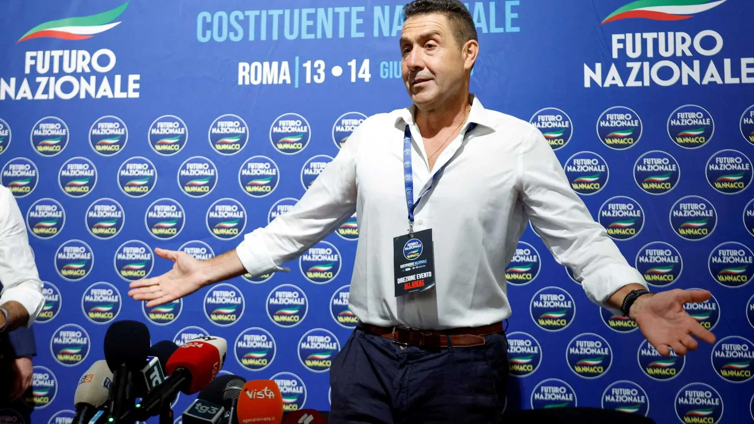 Le (due) tegole giudiziarie su Vannacci: ecco di cosa si sta discutendo