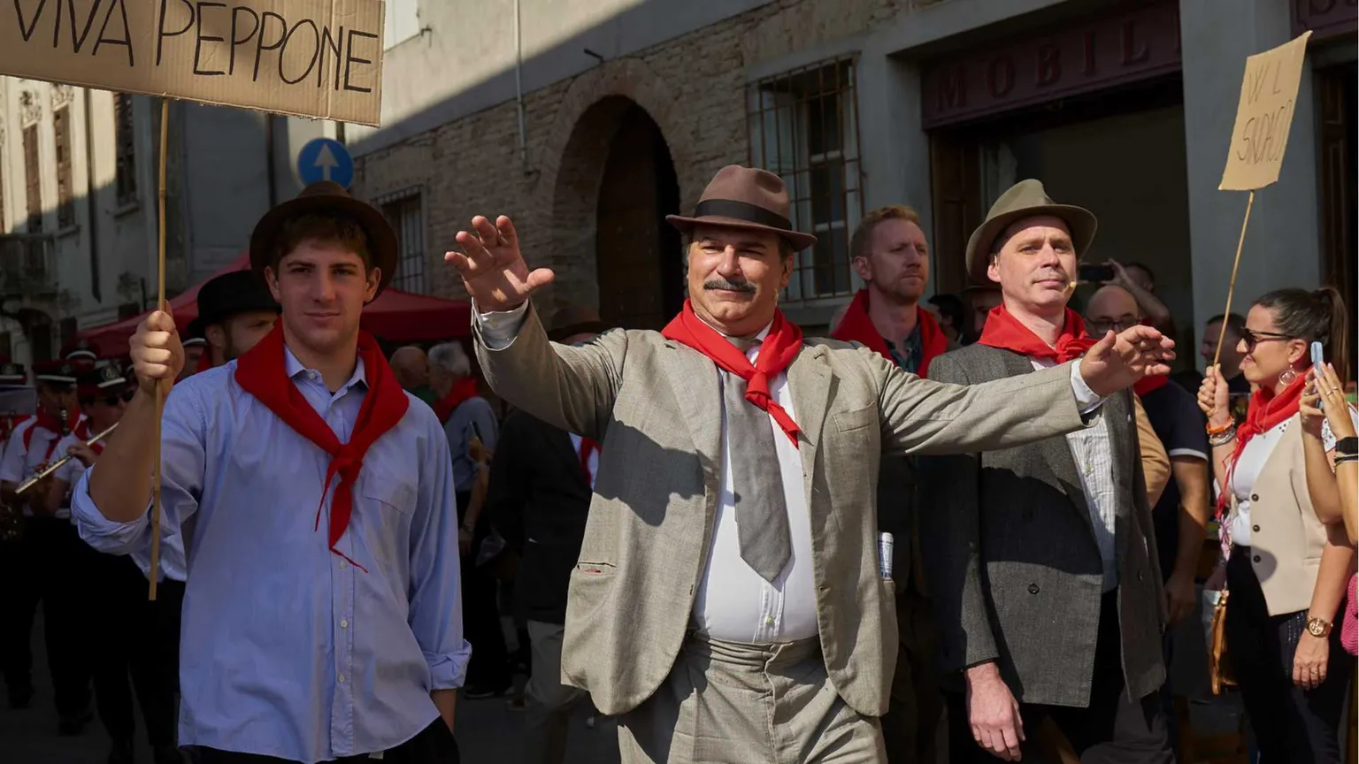 Don Camillo e Peppone, a Brescello rivive il "Mondo piccolo" di Guareschi