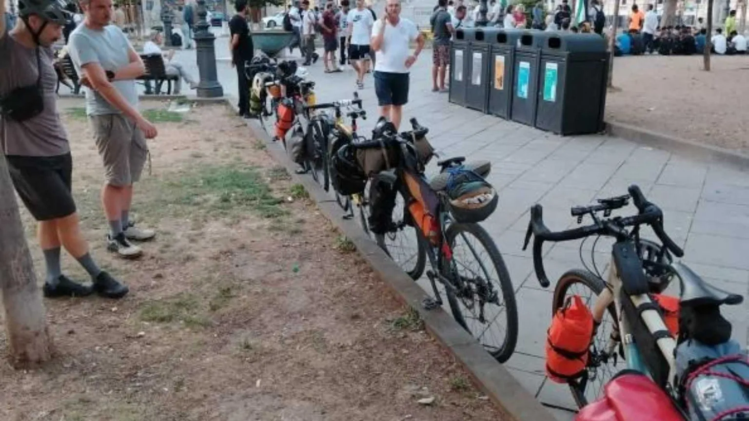 Re(mi)grazia: 5 bici e 600 chilometri sulla rotta balcanica dei migranti