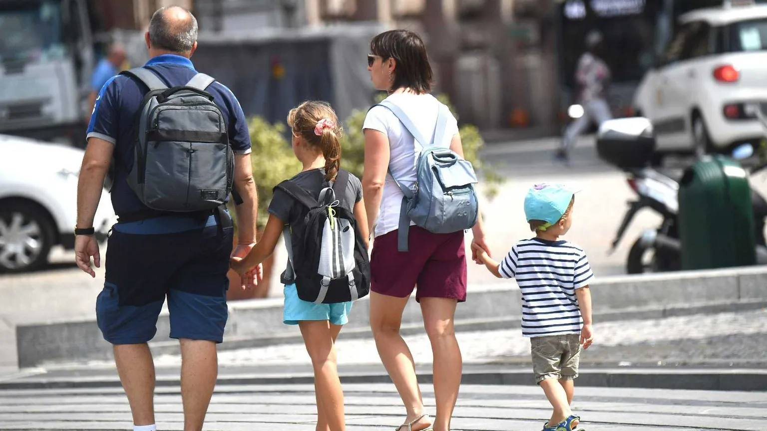 Una famiglia in giro per la città