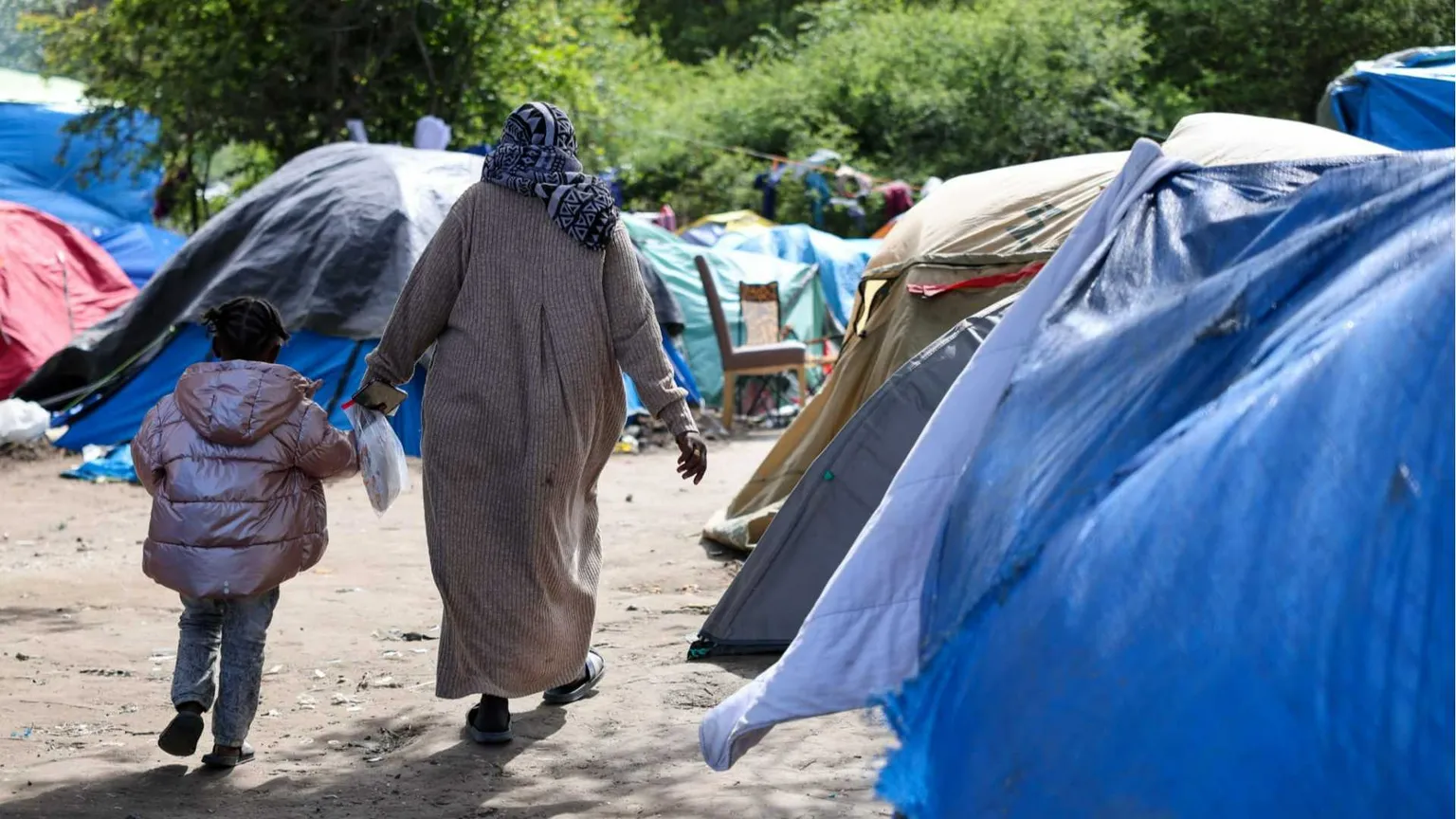 Dal Mediterraneo alla Manica per le donne la migrazione è più dura che mai