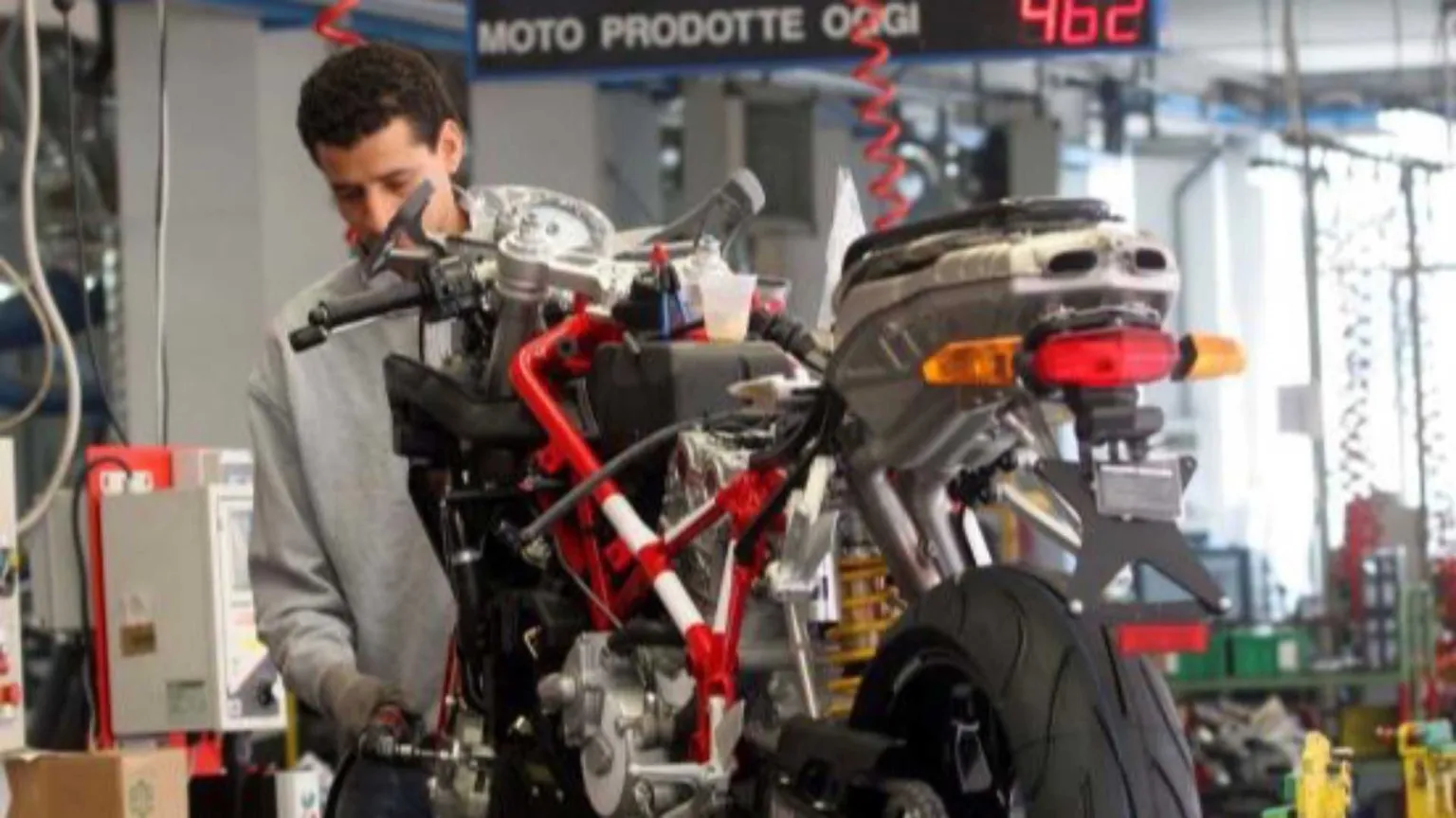 Perché Audi, gruppo Volkswagen, ora ipotizza di vendere Ducati, gioiello del motociclismo italiano.