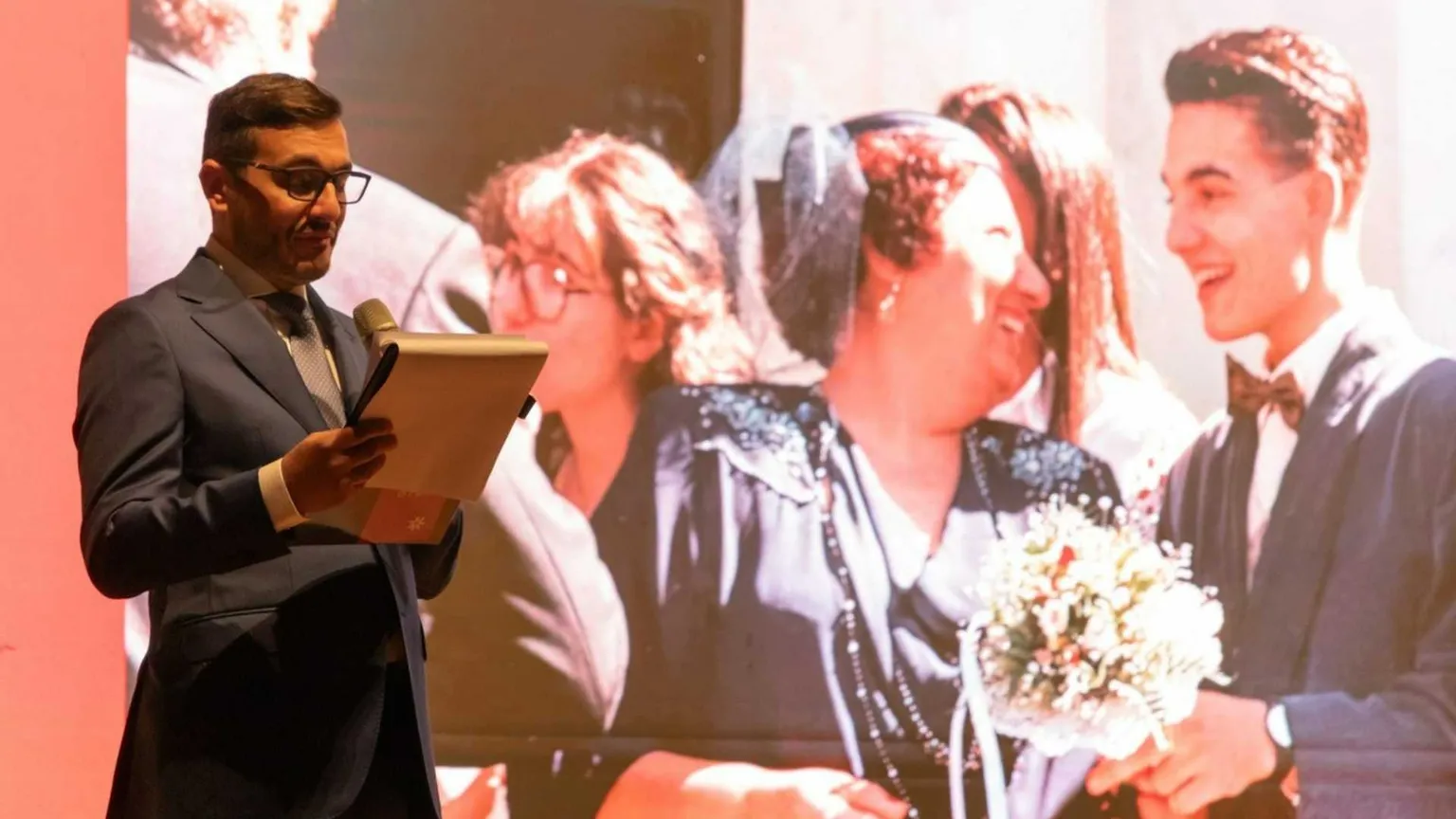 Giuseppe, l'orfano di femminicidio che ora fa studiare i ragazzi come lui