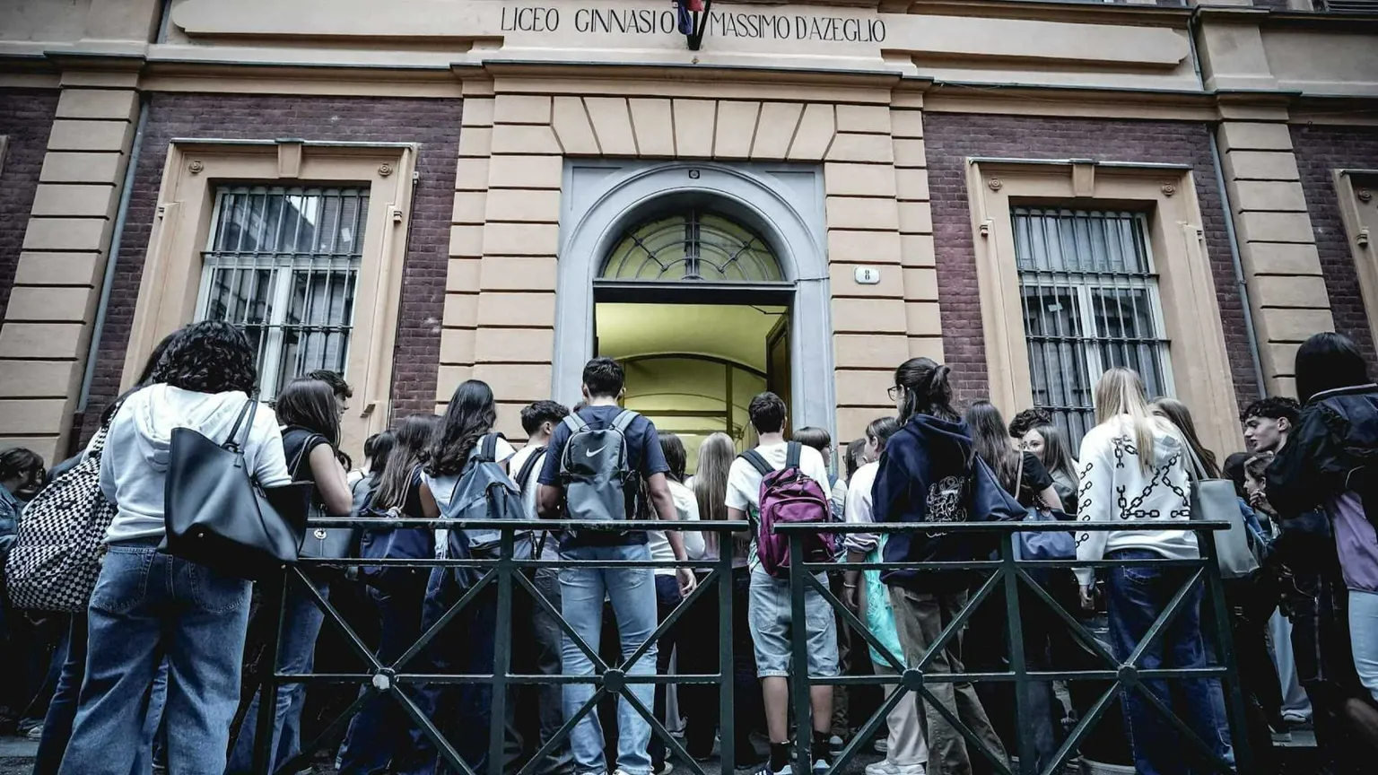L’educazione affettiva non è un corso: è il compito della scuola