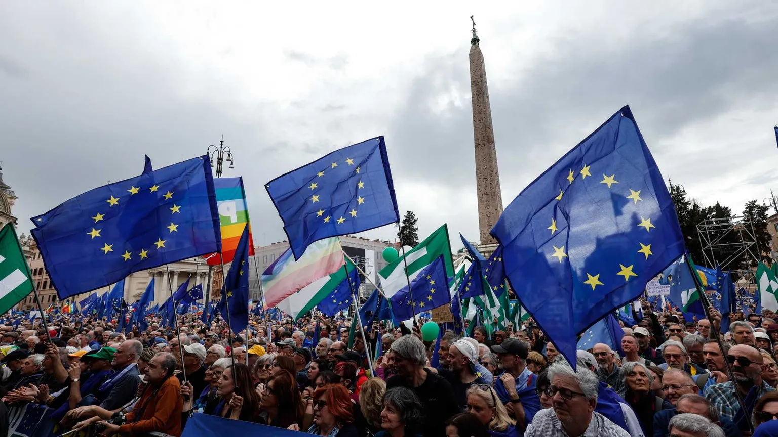 La manifestazione “Una piazza per l’Europa”, svoltasi nel marzo dello scorso anno in piazza del Popolo a Roma / Ansa