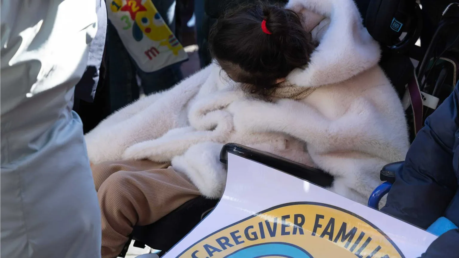 Presidio a Piazza Santi Apostoli a Roma organizzato dalle associazioni dei caregiver familiari