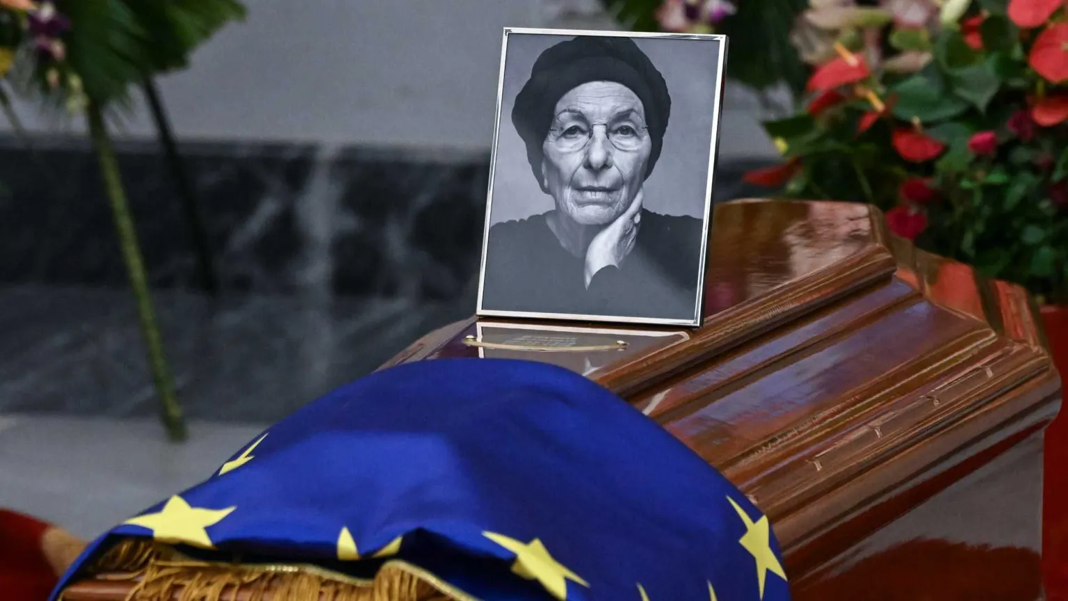 Emma Bonino, mio padre Carlo Casini, lo scontro sull'aborto e la Misericordia di Dio