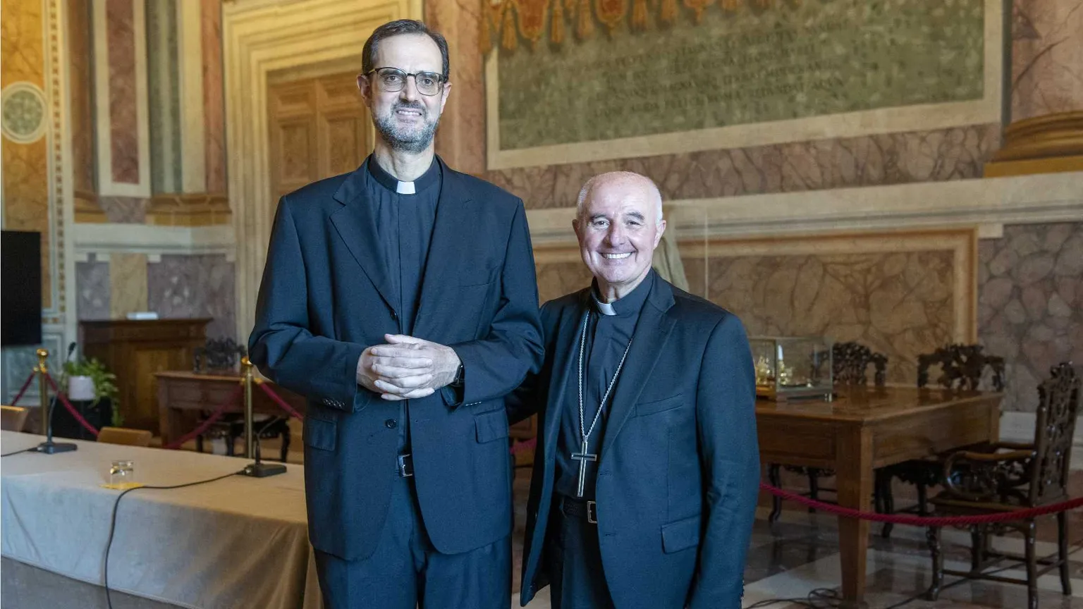 Il vescovo Michele Di Tolve (a destra), nuovo vescovo di Chioggia, e don Simone Renna, suo successore come rettore del Seminario Romano Maggiore / SICILIANI