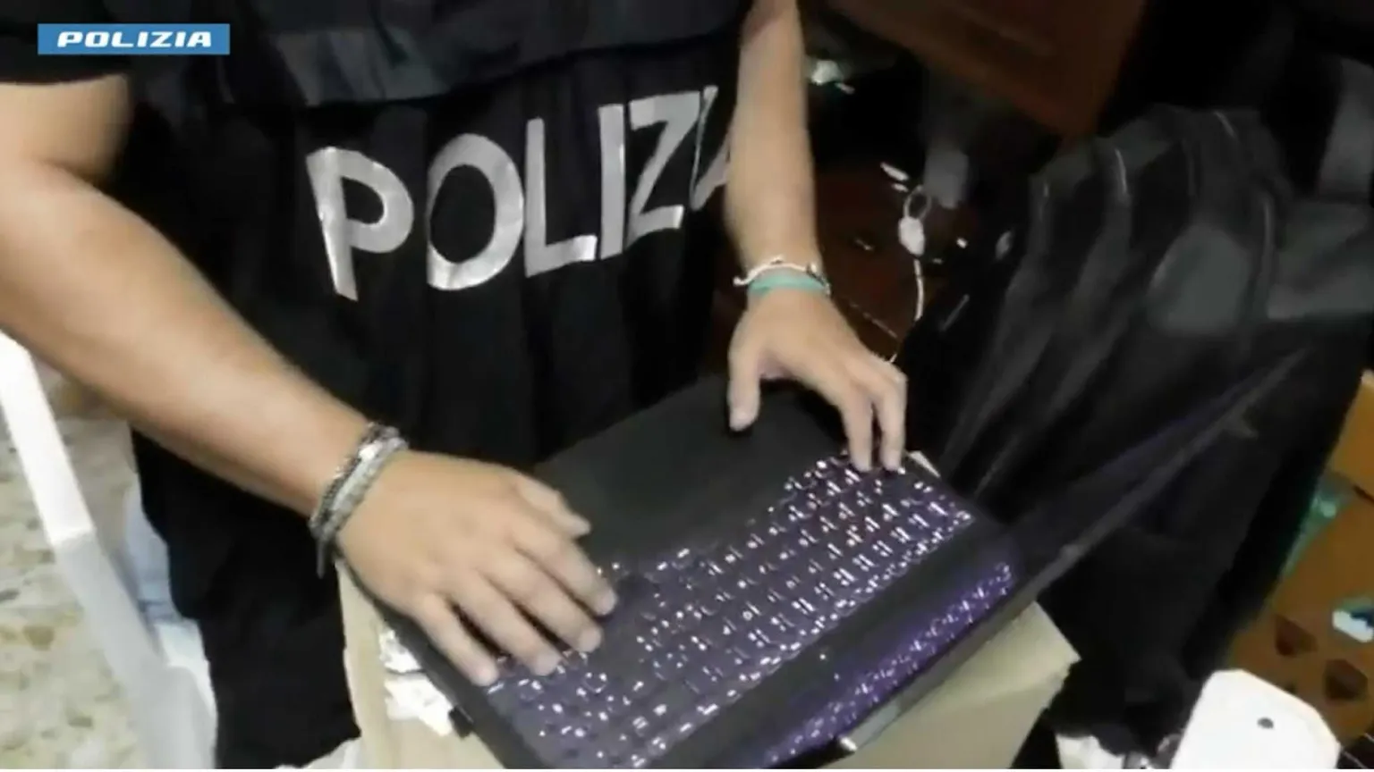 Un frame del filmato diffuso dalla Polizia della vasta operazione svolta dagli specialisti Polizia Postale, coordinati dai pm della Dda di Roma, che ha portato all'arresto 17 pedofili
