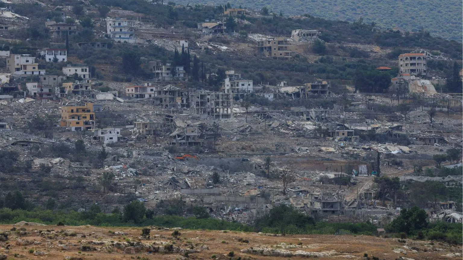 Vista degli edifici abbattuti dalle ruspe israeliane a Mansouri, nel Libano del sud / REUTERS