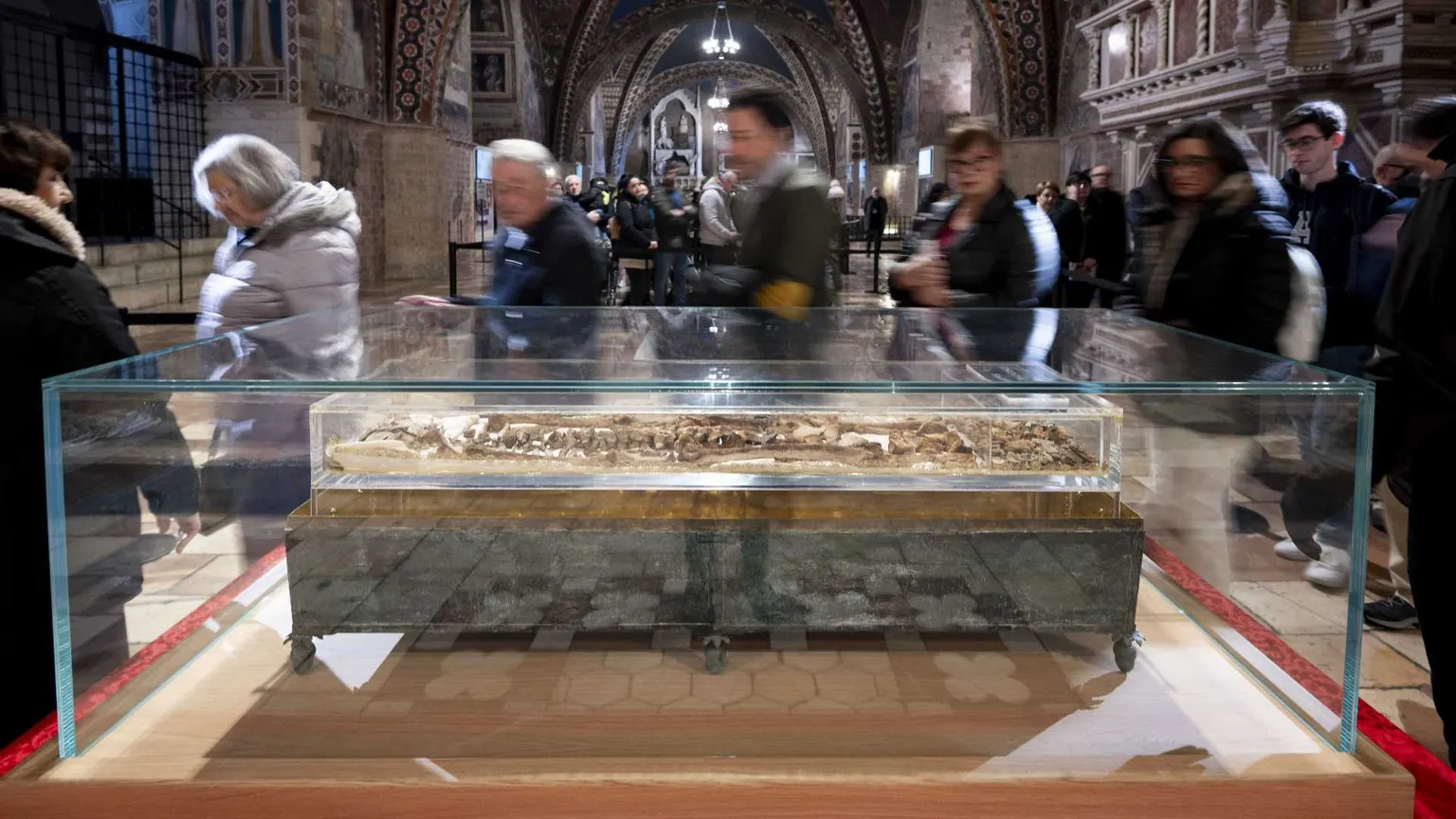 «Perché tutto il mondo ti viene dietro?». Quella domanda a san Francesco che varca i secoli