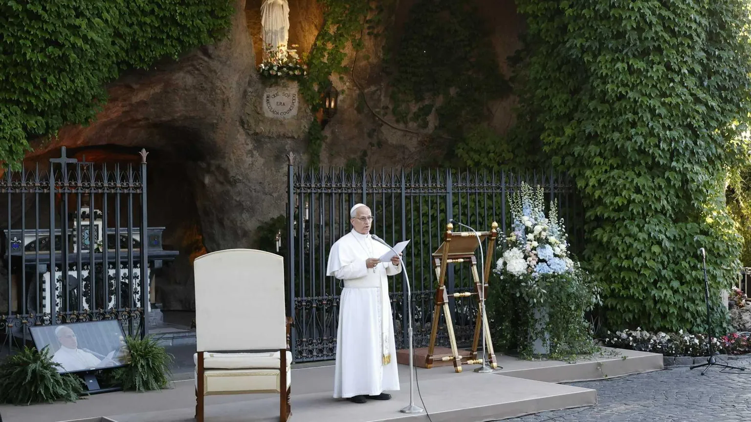 Papa, l'1 ottobre il Rosario per la pace con i bambini