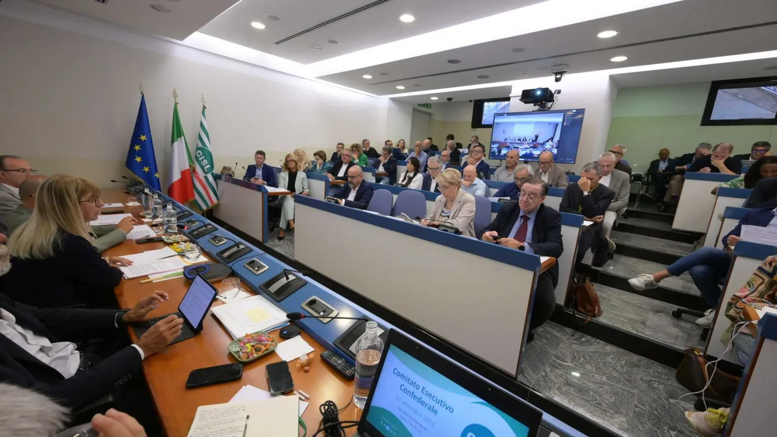 Giovani, contratti, salari e formazione: le 120 proposte della Cisl per far ripartire l'Italia