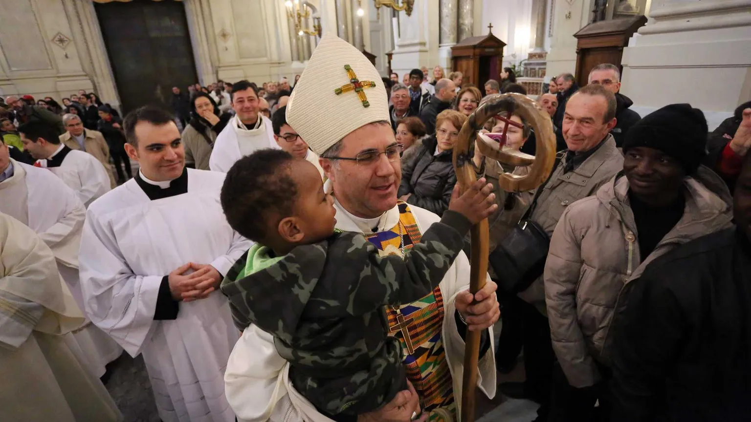 A Palermo servono 5 anni
per Comunione e Cresima
e i commercianti protestano