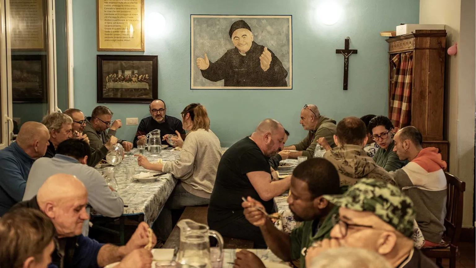 Non solo pasti ma posti a tavola. In piazza i volontari di don Benzi