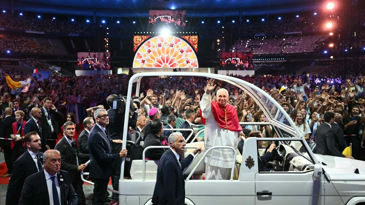 Papa Leone allo Stade de France