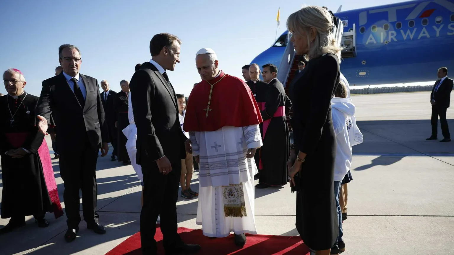 Il Papa è in Francia. «Porto la pace di Cristo: un messaggio più che mai urgente»