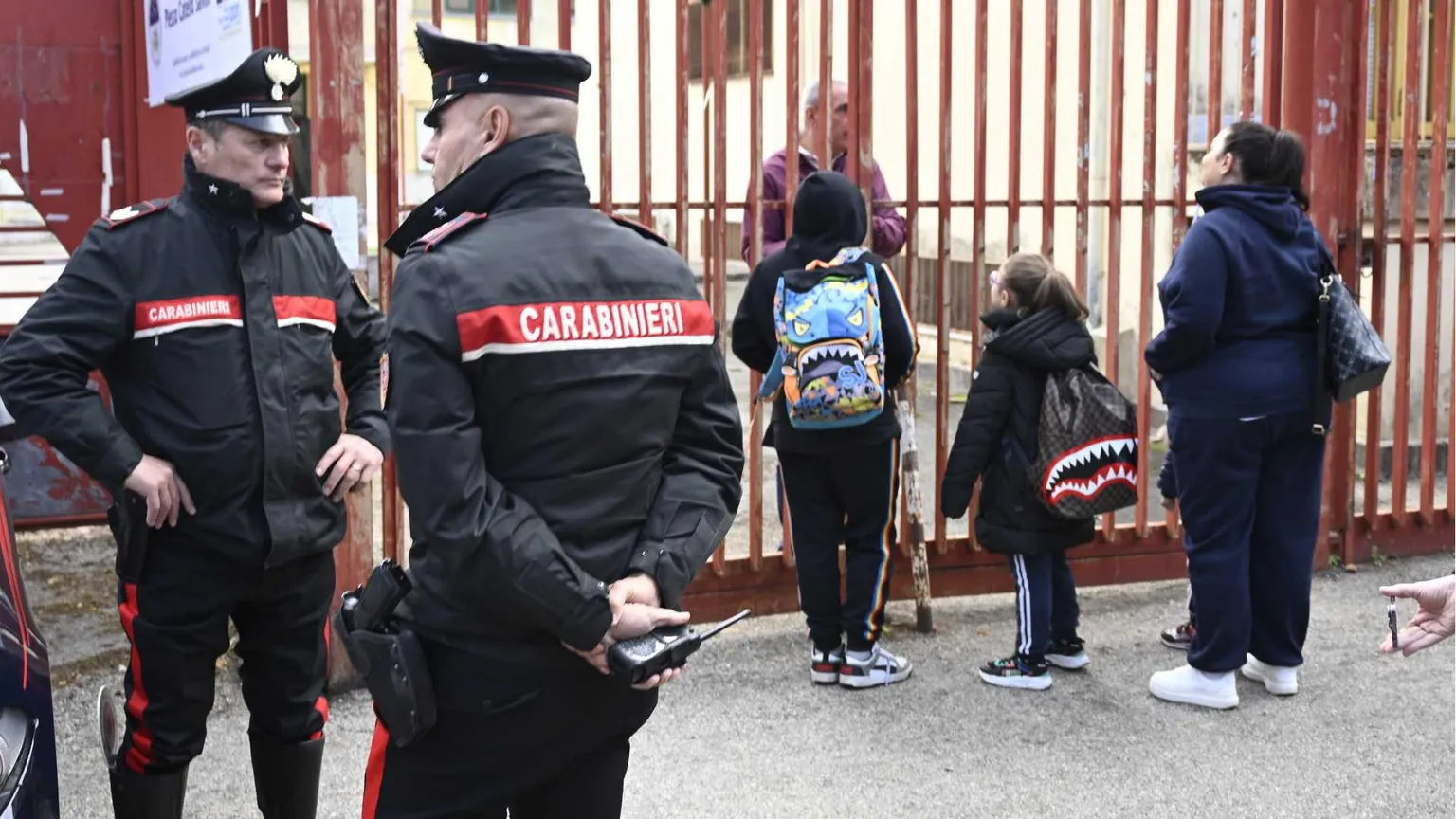 Insulti, minacce, aggressioni: quando a scuola i bulli diventano i genitori