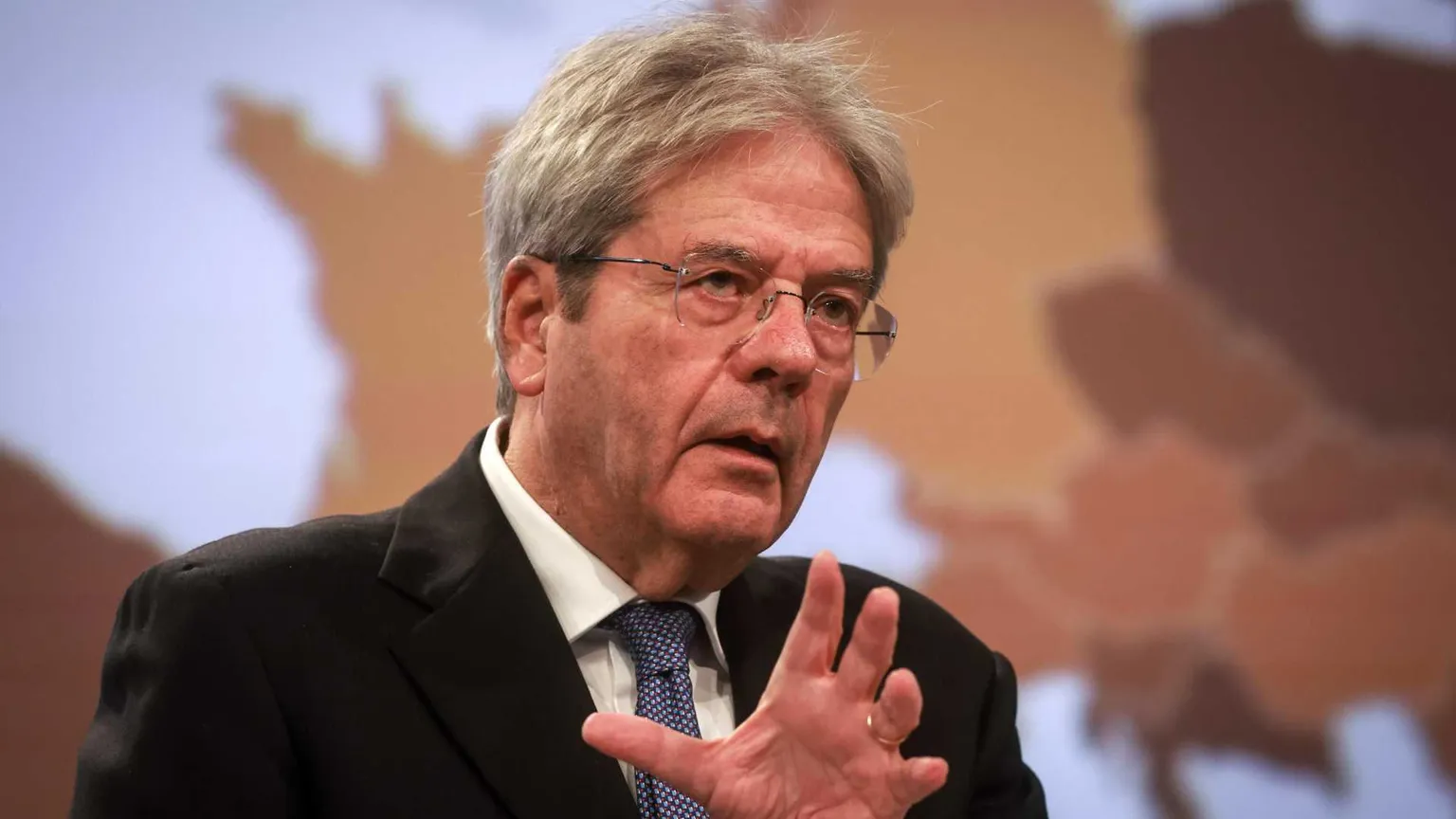 La confessione di Gentiloni: «Il no alle radici cristiane dell'Europa fu un errore»
