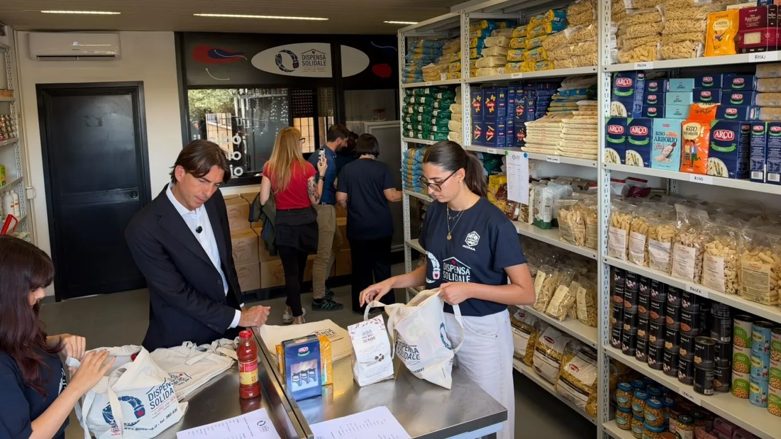 A Roma il presidio della dispensa solidale per non sprecare cibo e aiutare chi soffre