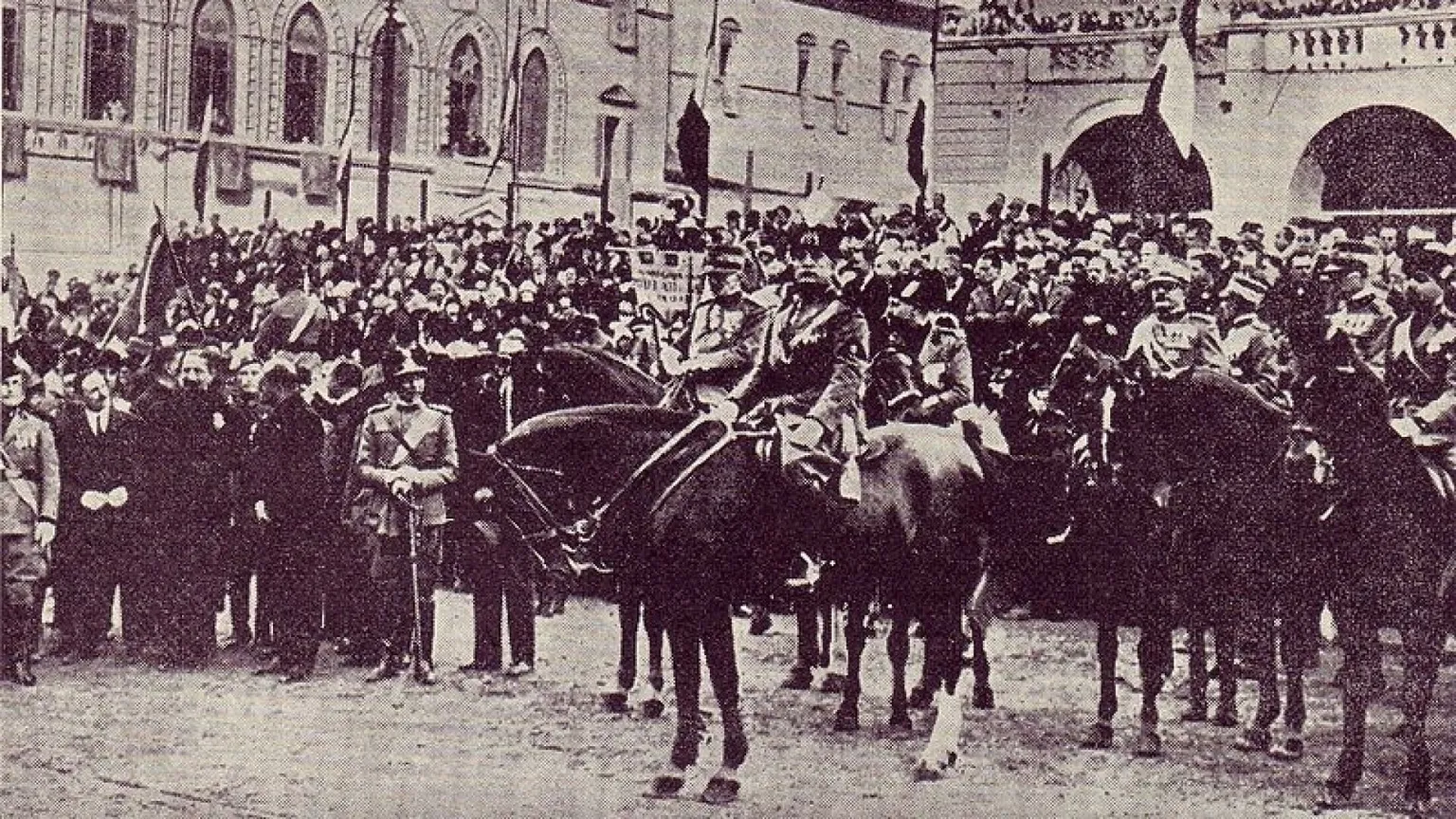 Cento anni fa l'attentato fallito a Mussolini. E nelle cattedrali si cantò il Te Deum