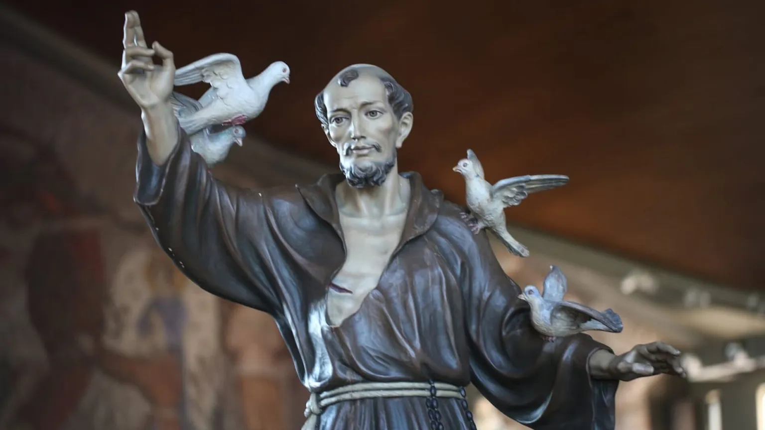 La statua di San Francesco nella parrocchia dedicata al Poverello di Assisi a Termoli / STEFANO LEONE