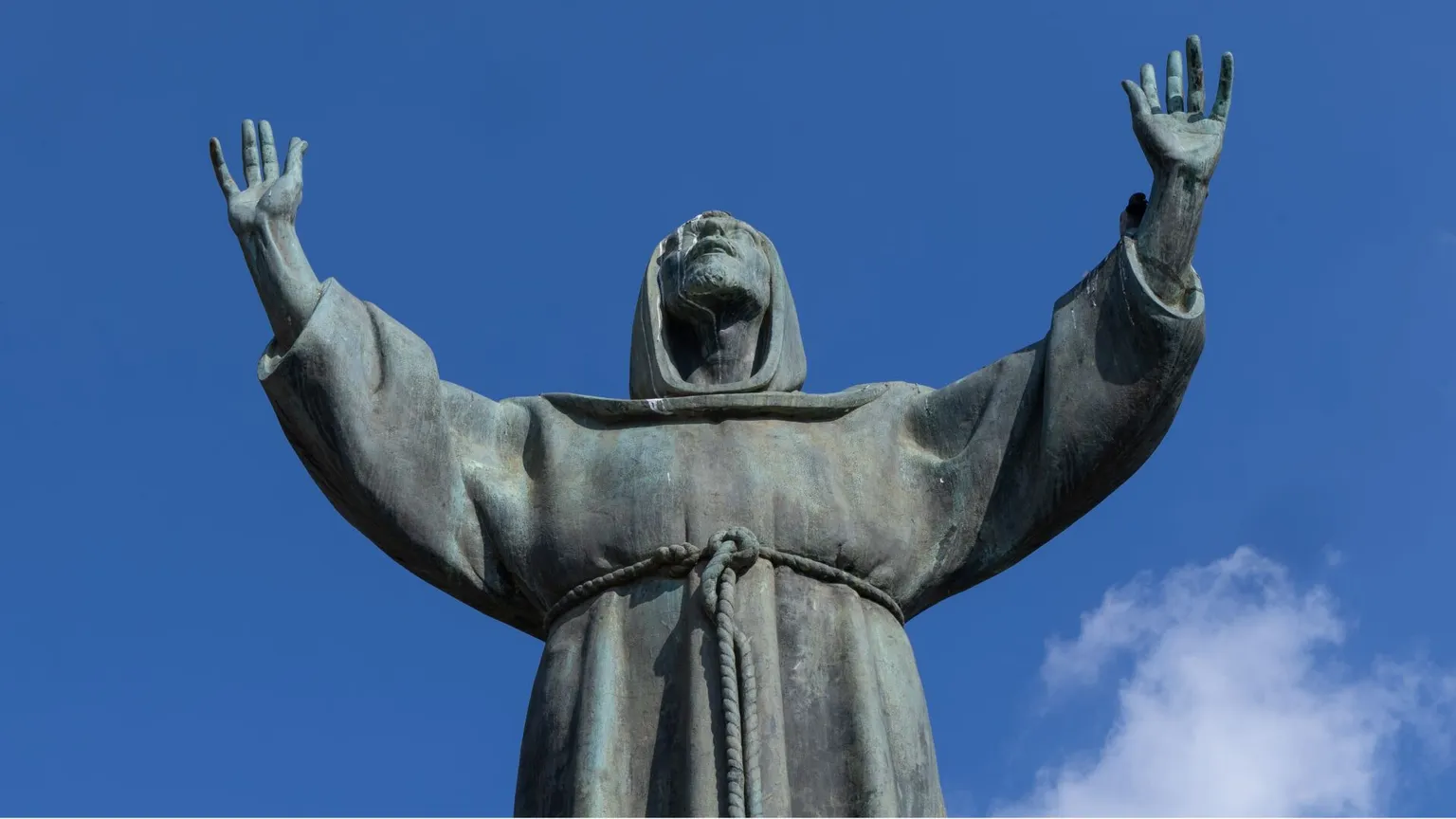 Il 7 ottobre ricordiamo che il male non dovrebbe esistere