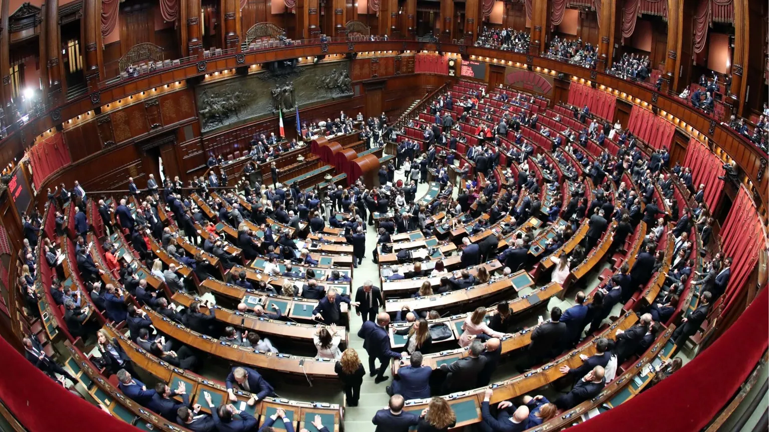 La politica sembra finita nella trappola del fuorigioco
