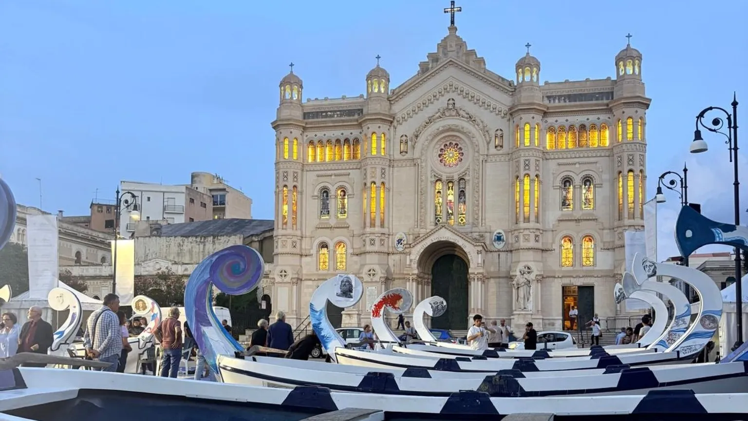 Reggio Calabria, al via la Regata del Mediterraneo che colora lo Stretto dei miti