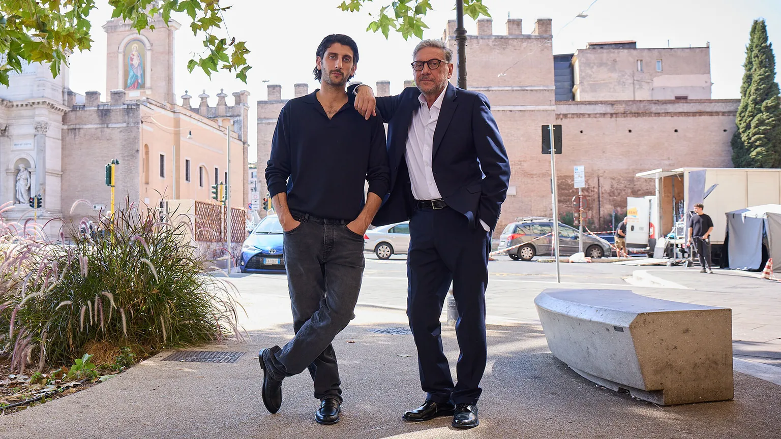 "A mano a mano", la nuova campagna istituzionale di Intesa Sanpaolo