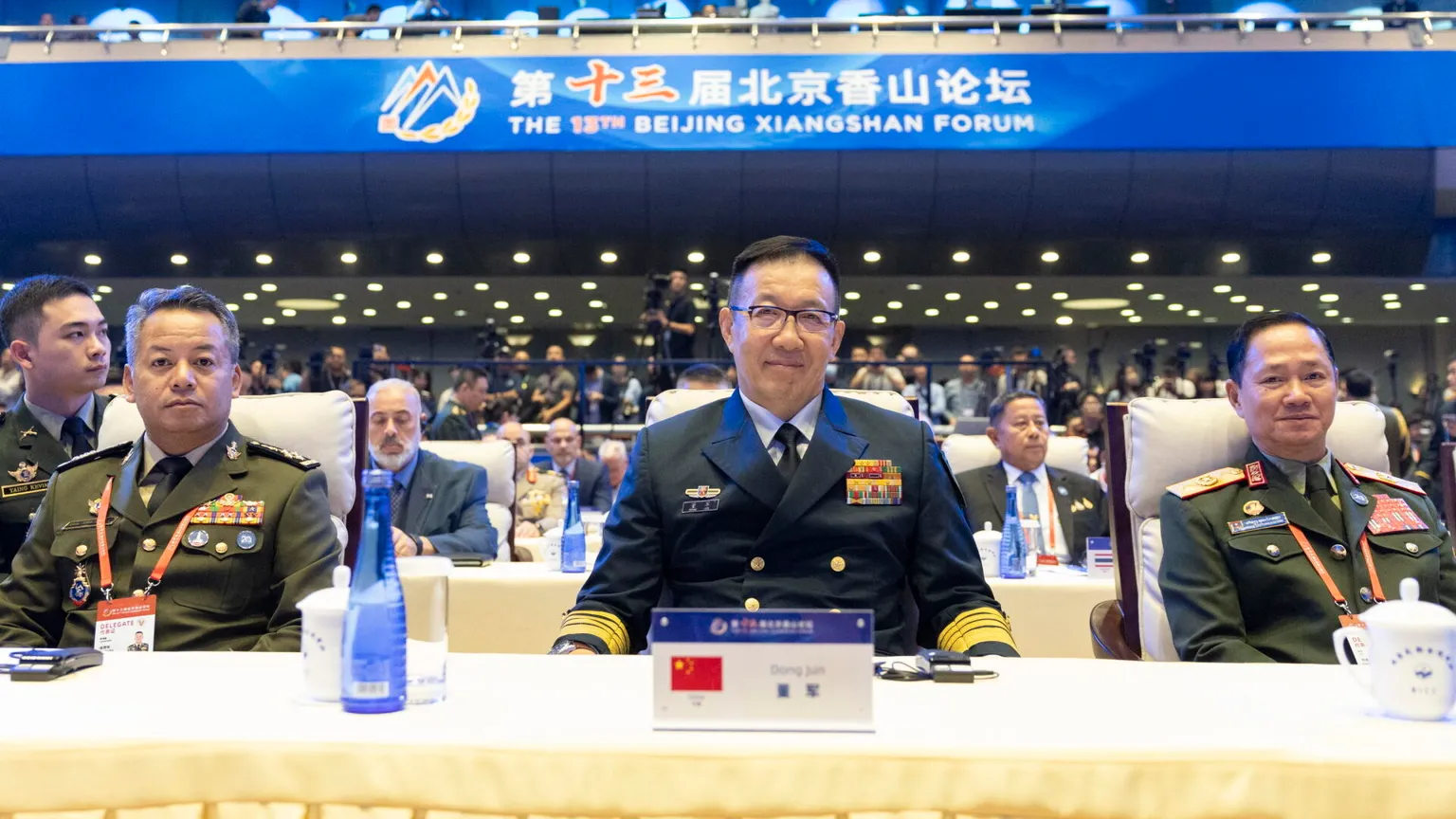 Il ministro della Difesa nazionale della Cina, Dong Jun, insieme al ministro della Difesa del Laos, Khamlieng Outhakaisone e al vice primo ministro e ministro della Difesa nazionale della Cambogia, Tea Seiha