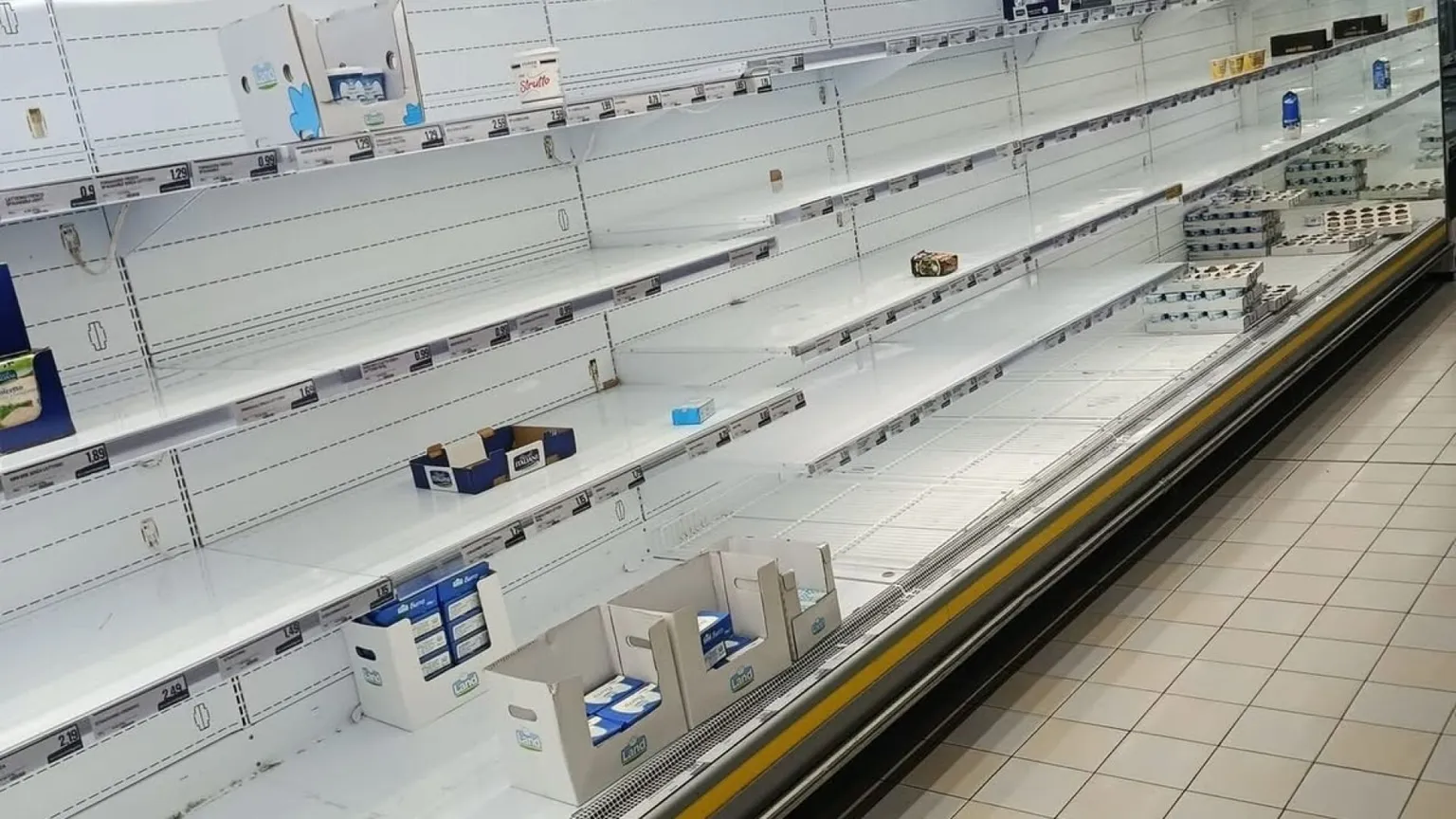 Nei supermercati del Sud svuotati dalla protesta dei tir: «Sembra di essere tornati ai tempi del Covid»