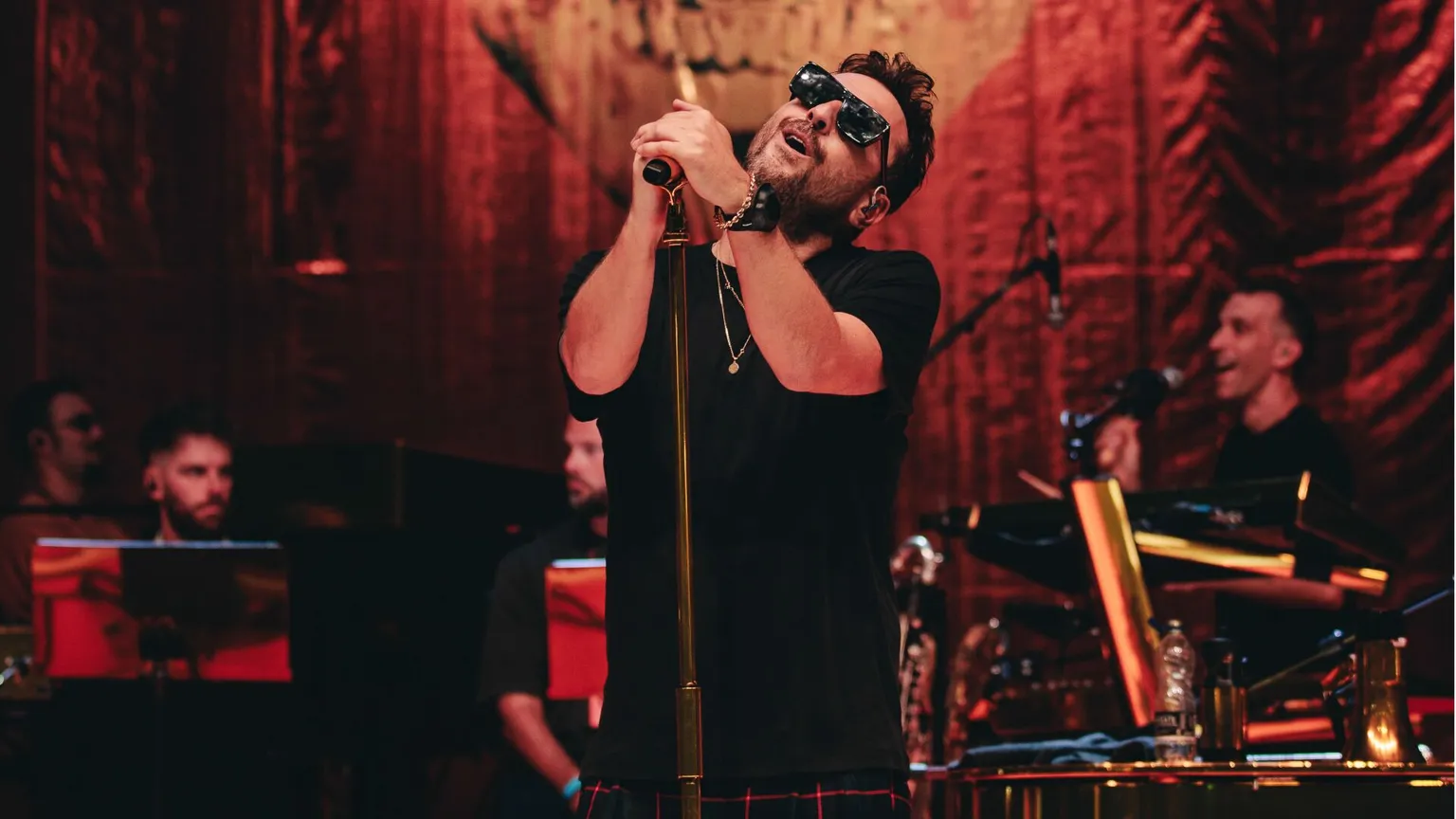 Cesare Cremonini “amateur” per sfidare gli algoritmi