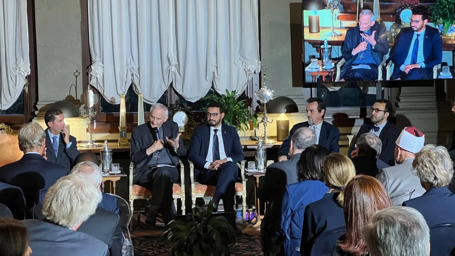 Un momento della presentazione delle “Schede per conoscere l’Islam” a Roma con Zuppi e gli esponenti delle comunità musulmane